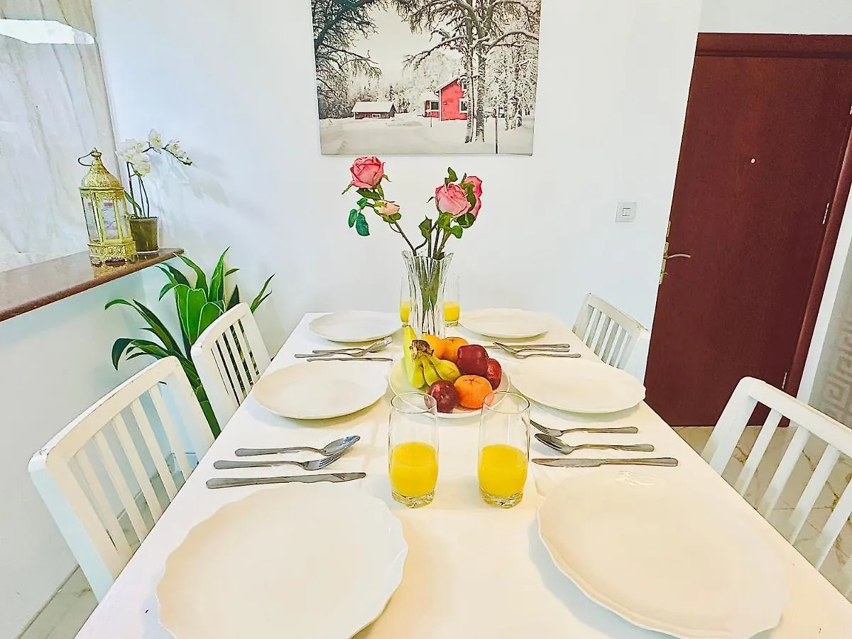Diamond Classic - 2 Bedroom Holiday Apartment - Dubai Marina