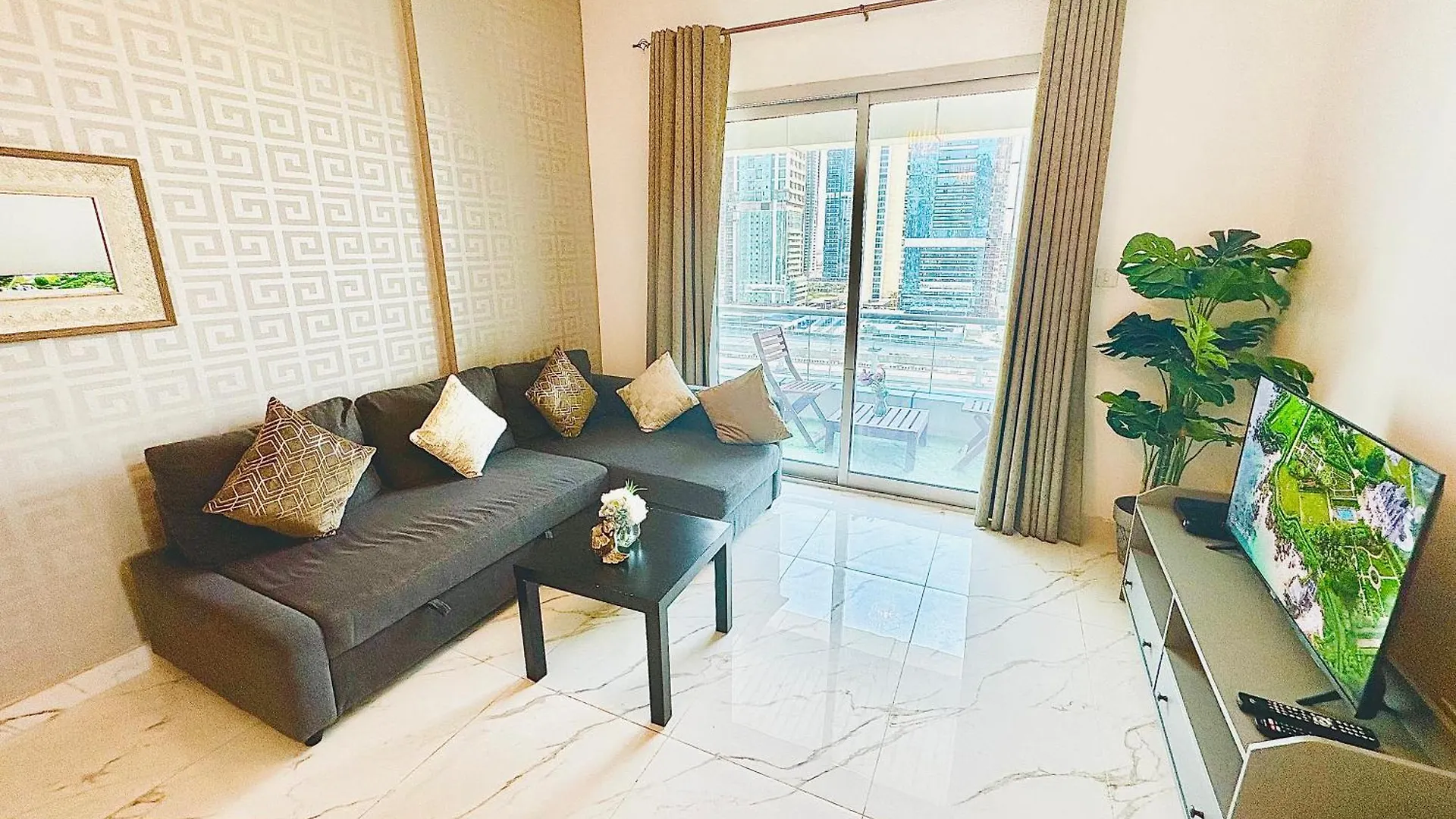 Diamond Classic - 2 Bedroom Holiday Apartment - Dubai Marina