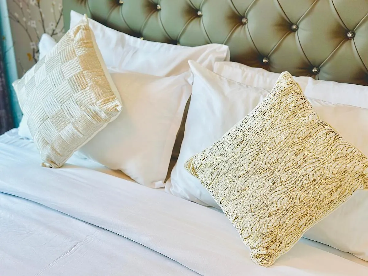 Diamond Classic - 2 Bedroom Holiday Apartment - Dubai Marina United Arab Emirates